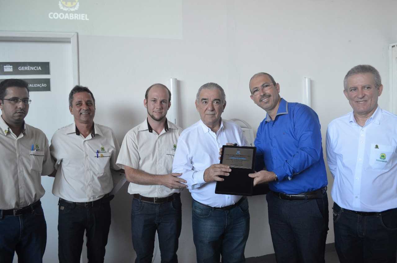 Prefeito Oziel e vice Paulo do Gás participam da inauguração de mais um empreendimento em Camacã